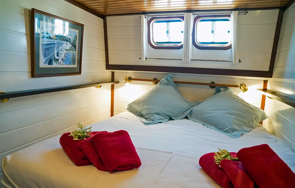 Hotelschiff Athos - Kabine mit einem Dppelbett