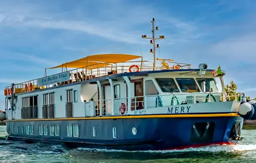 Hotelschiff 'La Bella Vita' auf der Lagune von Venedig