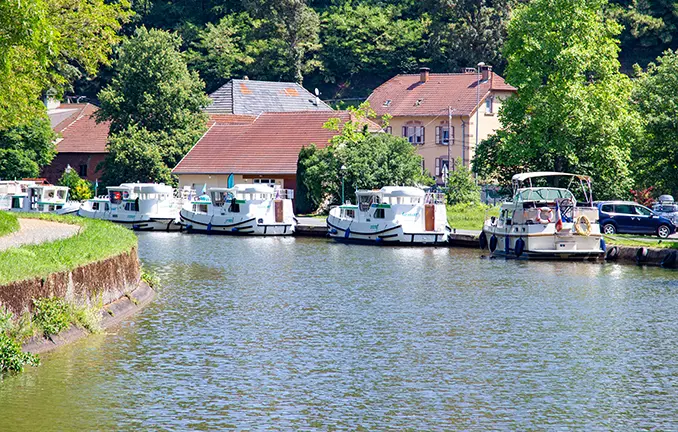 Penichette Mietstation in Lutzelbourg im Elsass (Mihael Mühlhausen - nautic-tours.de) Penichette im Elsass - Charterstation in Lutzelbourg