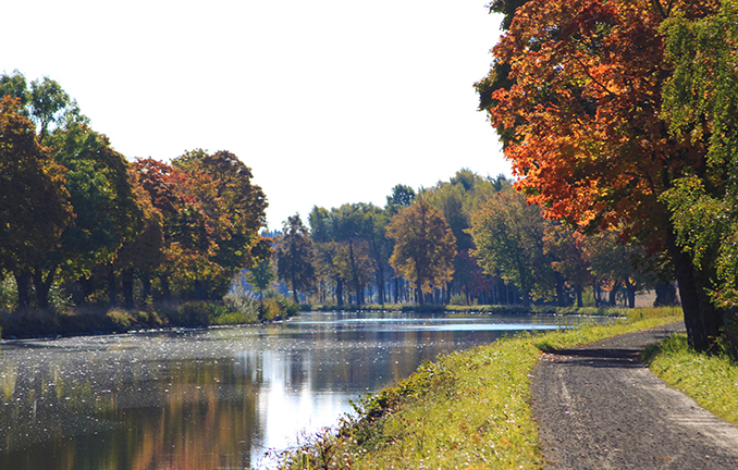 Göta-Kanal im Herbst